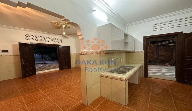 2 Bedrooms House for Rent in Krong Siem Reap-Sala Kamreuk